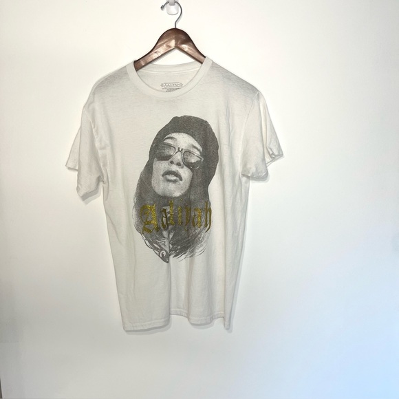 Aaliya short sleeve tee white gold lettering cotton medium - Picture 1 of 4